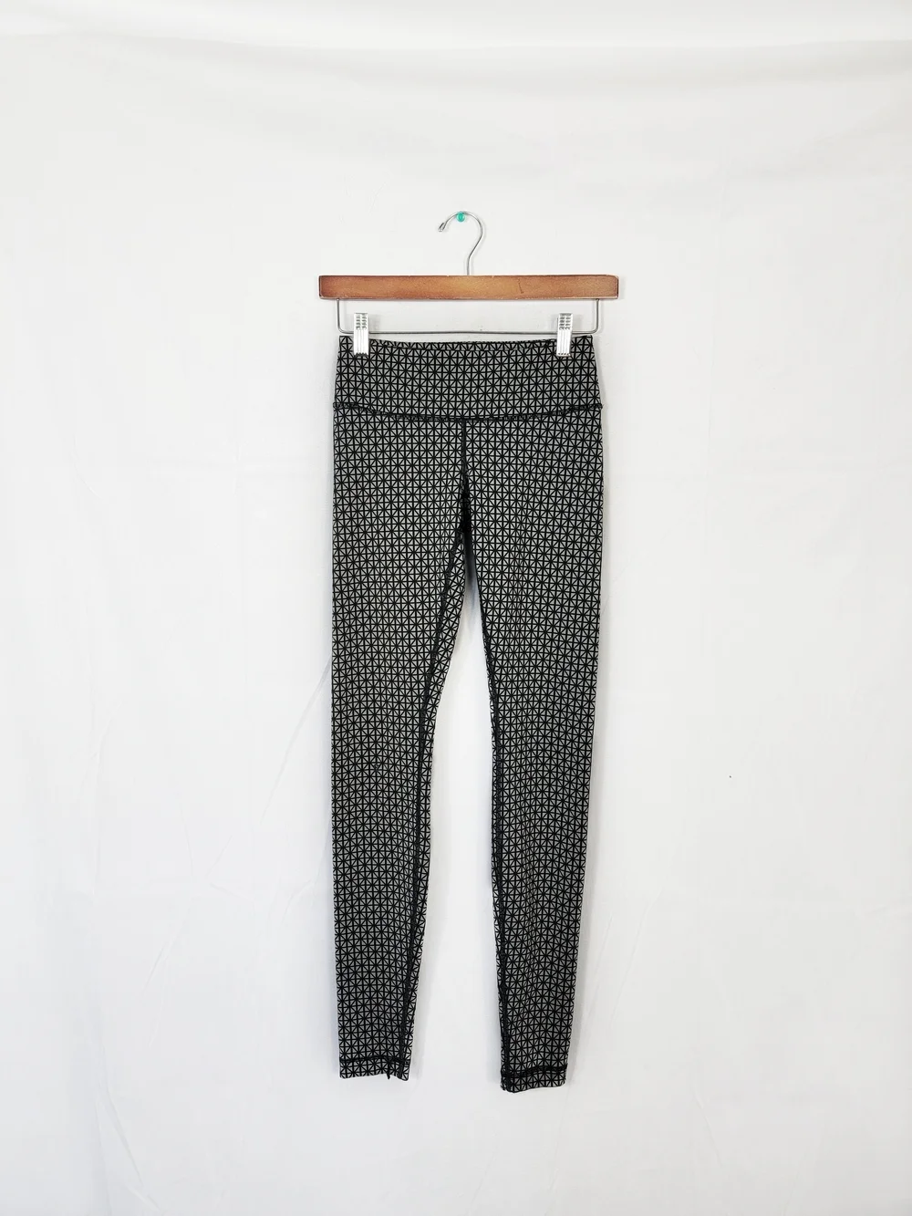 Lululemon Size 2 Wunder Under Leggings